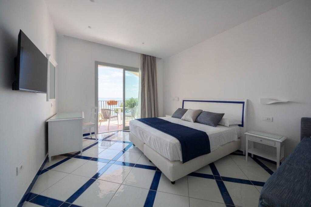 Hotel San Francesco Майори Экстерьер фото
